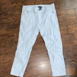 white cropped jeans